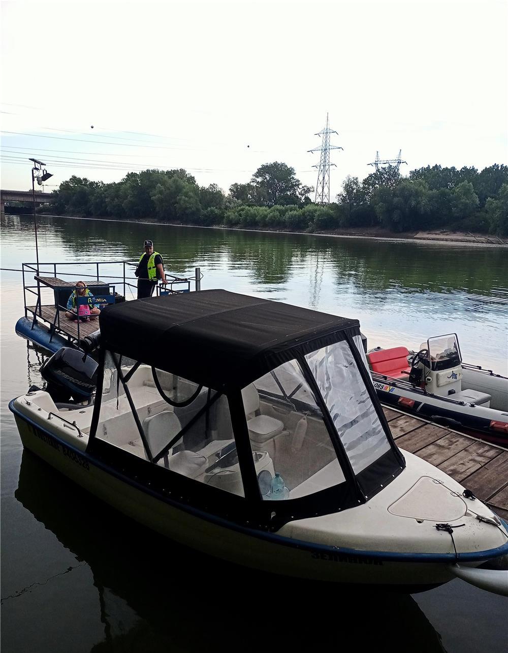 Barca QuickSilver 500 FISH cu motor Mercury 60hp 4 timpi, injectie