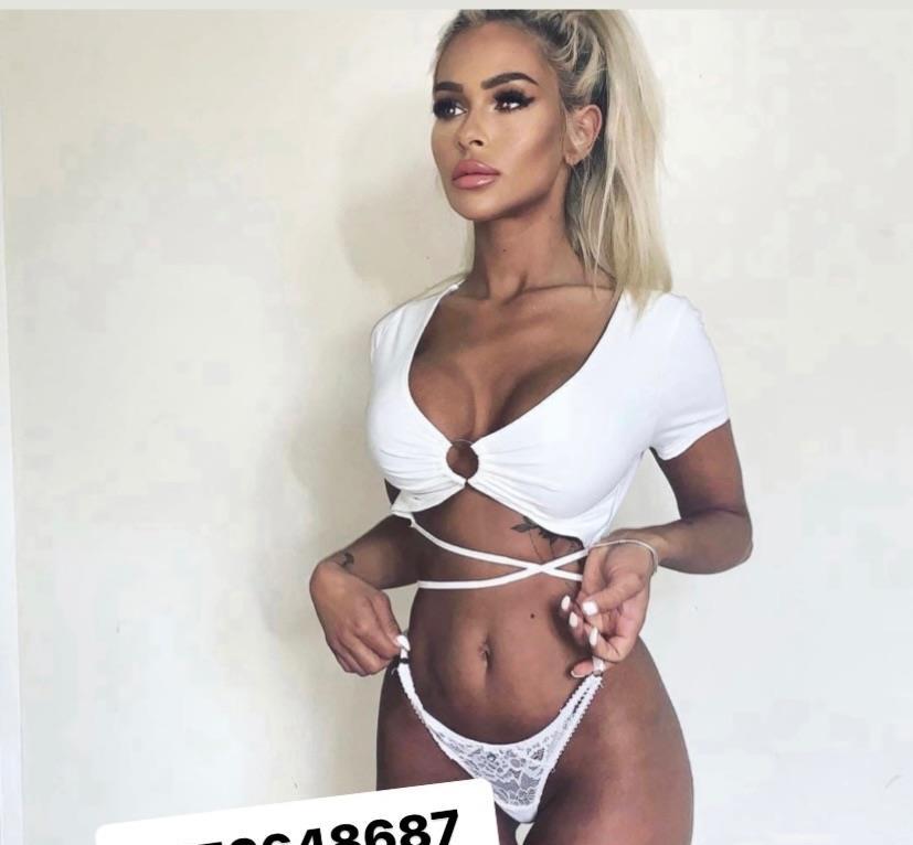 Bianca Blonda slăbuță, silicoane Nr 4 confirm cu tatto și chipul(Militari -residence )