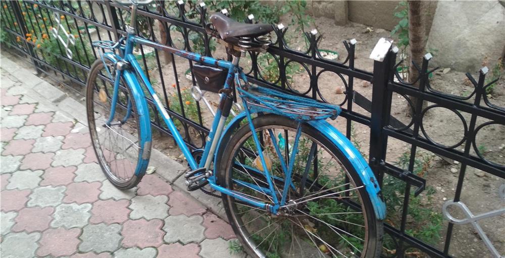 bicicleta  cu roti de 28'