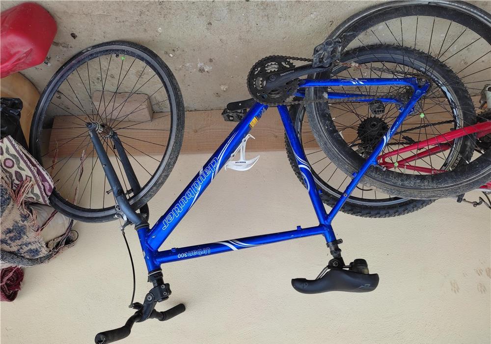 Bicicleta de curse aproape nouă