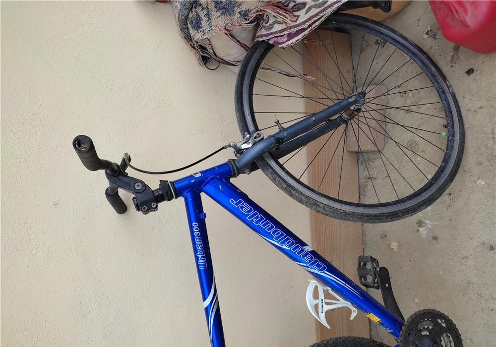 Bicicleta de curse aproape nouă