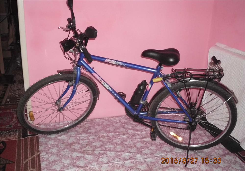 Bicicleta MTB cu 21 de viteze + diverse accesorii