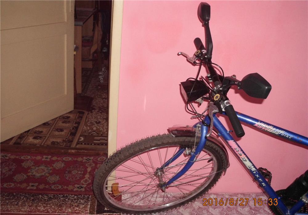 Bicicleta MTB cu 21 de viteze + diverse accesorii