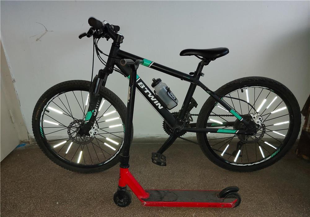 Bicicletă Rockrider 700 de vânzare + trotinetă cadou.