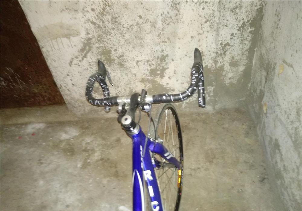 Bicicleta sport cadru din aluminiu