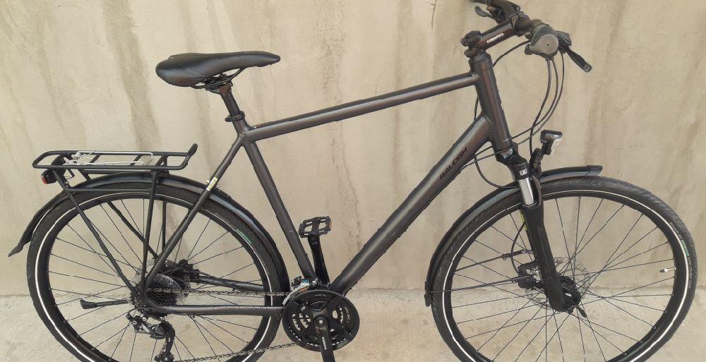 Bicicleta trekking Raleigh alu pe 28 hidraulic