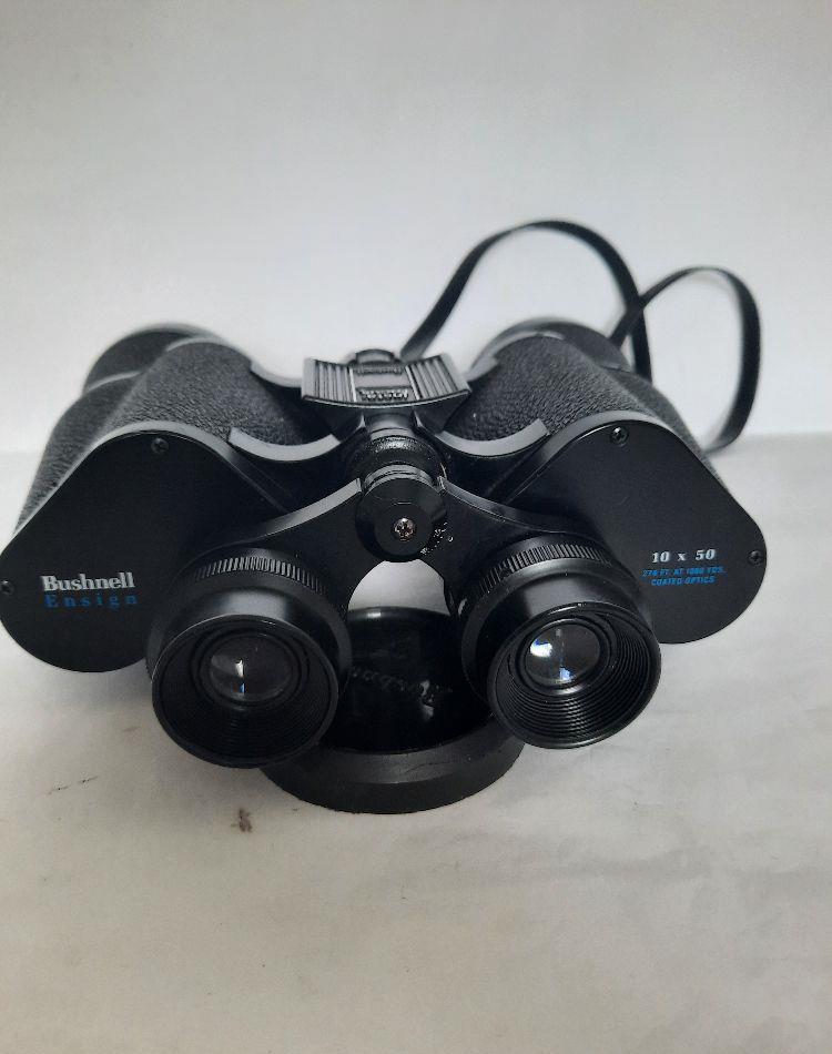 Binoclu Bushnell 10 x 50