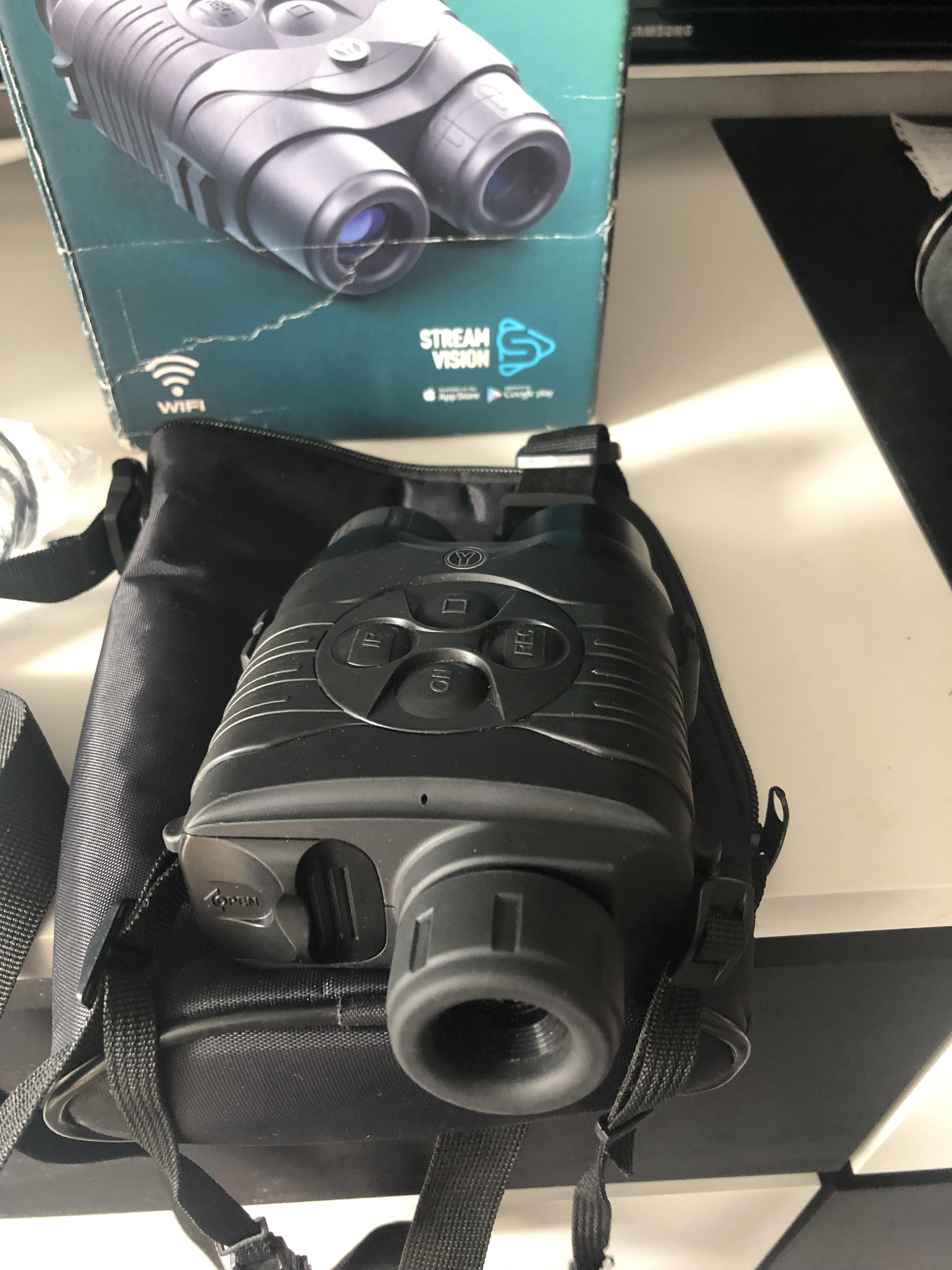 Binoclu Night Vision Yukon Rusesc Bate 800M