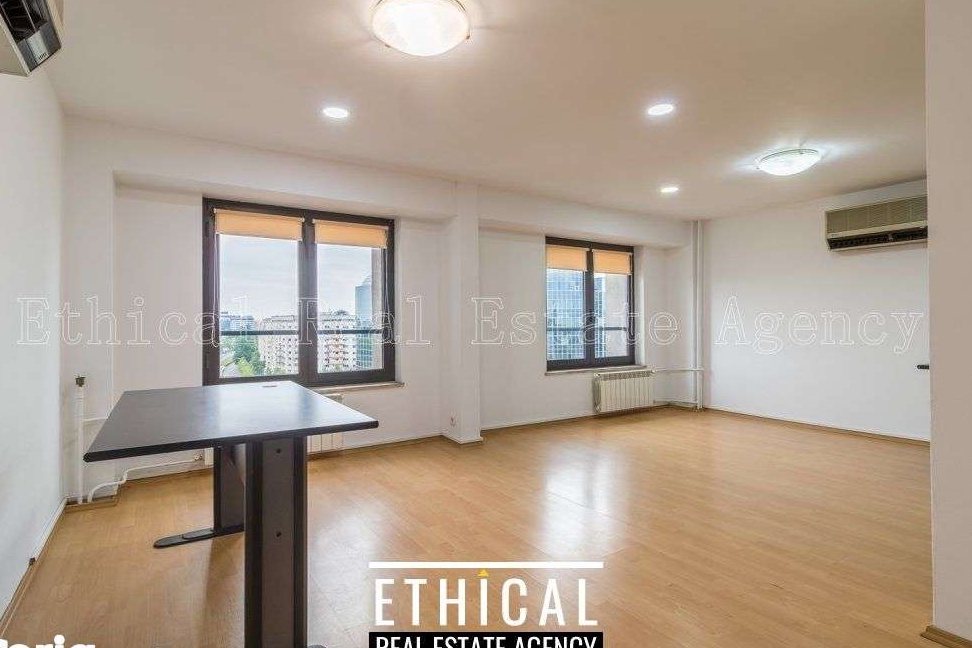 Birou tip Apartament in cladire de birouri. La 8 min de Piata Unirii (