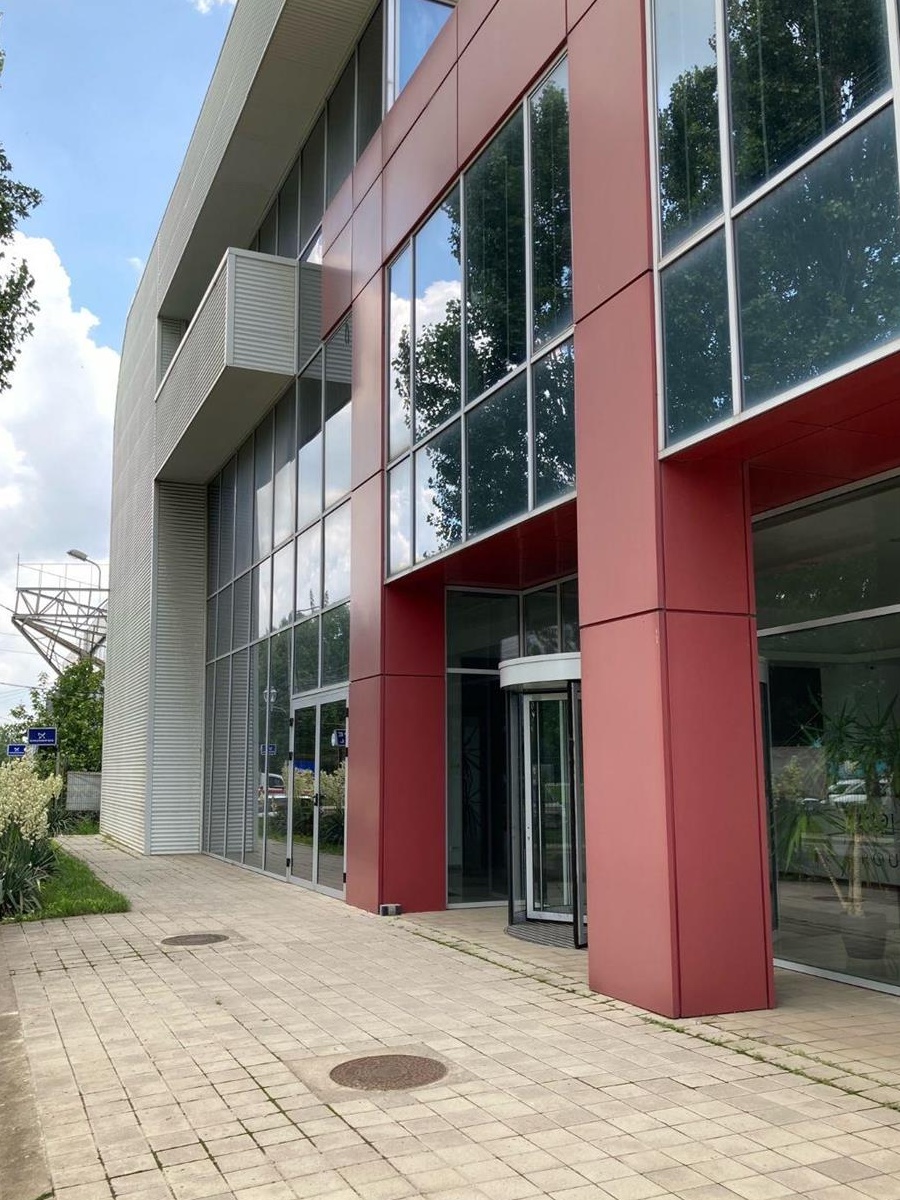 Birouri Clasa A + depozit,1532 mp utili, 2001 mp teren, apropiere metrou, proprietar