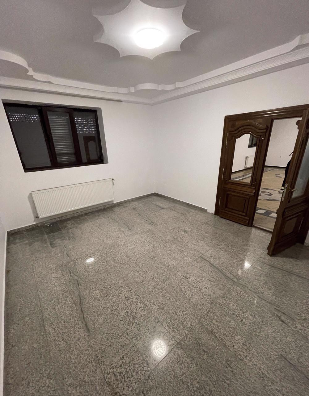 Bld,.Mihai Viteazu, spatiu birouri, centrala proprie