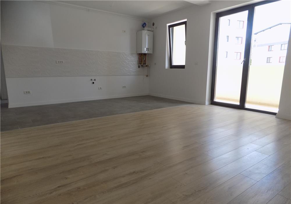 Bloc Nou. Braytim. Dormitor 18 mp. Spatiu de depozitare in Pod