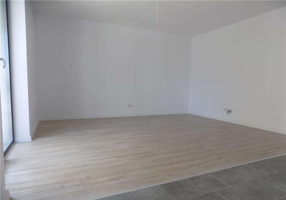 Bloc Nou. Braytim. Dormitor 18 mp. Spatiu de depozitare in Pod