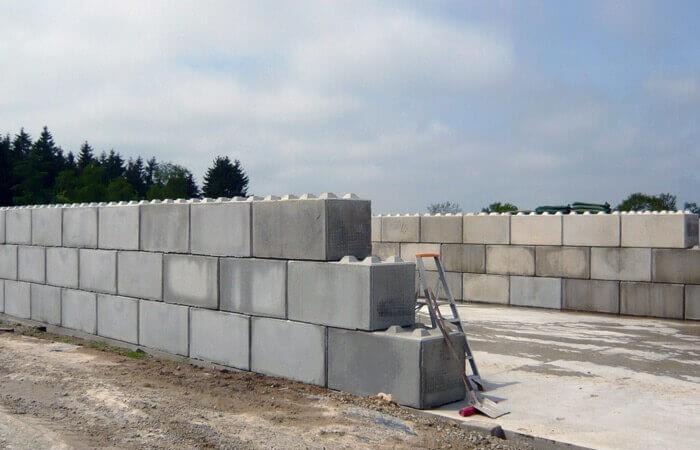 Blocuri modulare din beton, tip LEGO