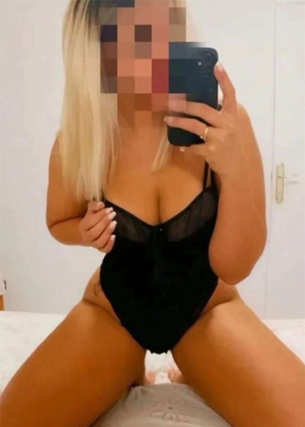 Blonda sexi am locație pe Unirii
