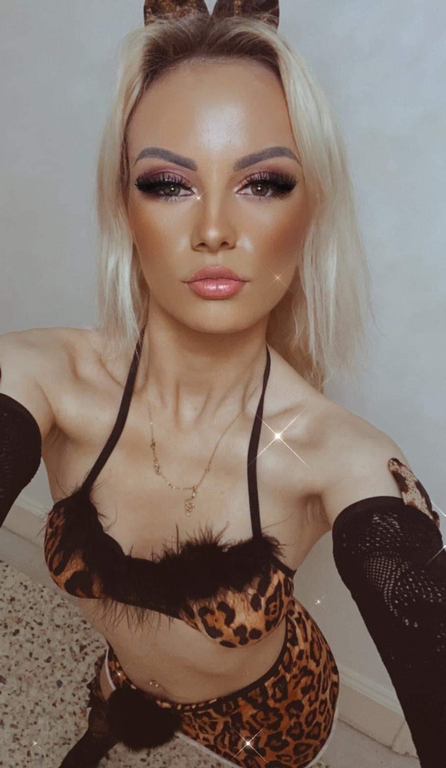 Blondă tânără nouă in oraș 100/reala