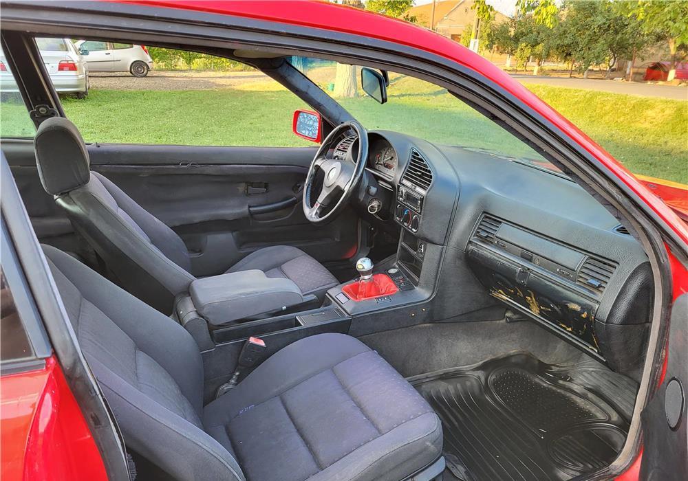 bmw e36 318 is coupe