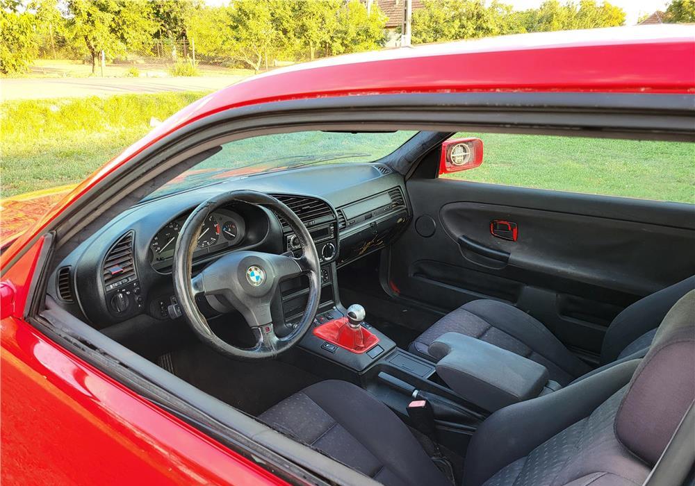 bmw e36 318 is coupe