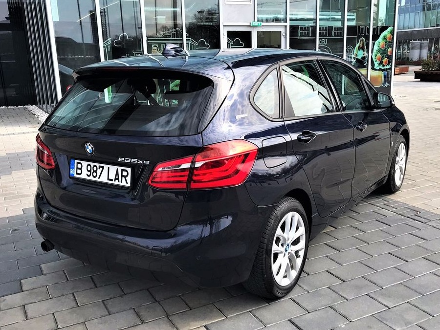 BMW Seria 2  225xe AT