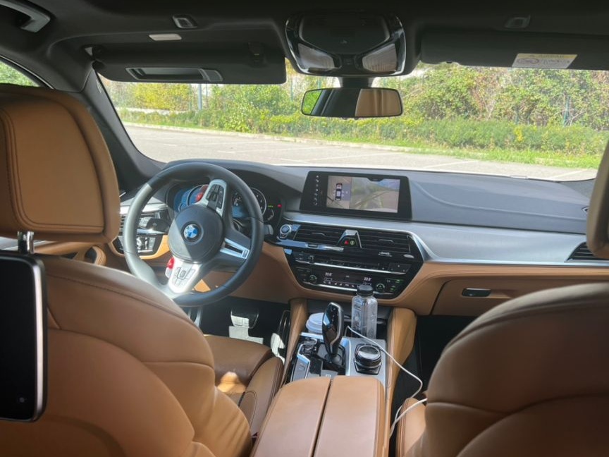 BMW Seria 5 550i xDrive