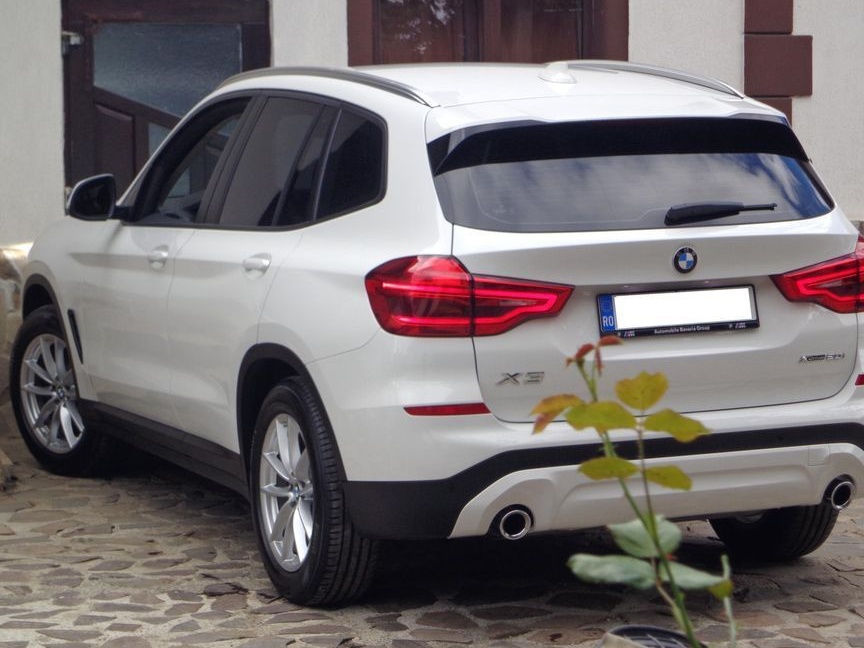 BMW X3 xDrive20i AT