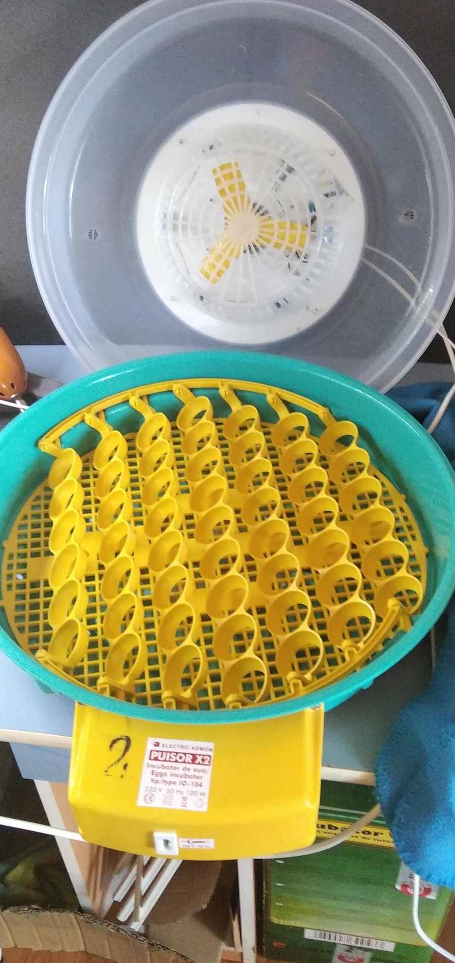 BONUS=Incubator automat "Puisor X2"inca in garantie+ Termohidrometru