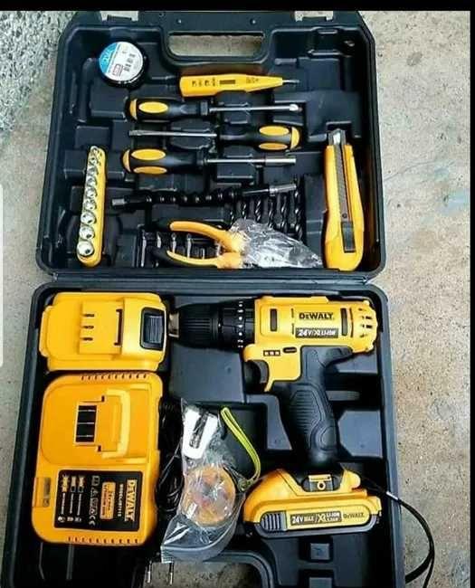 Bormasina DeWalt 24V 5Ah Autofiletanta Percutie 2x Acumulatori Germany