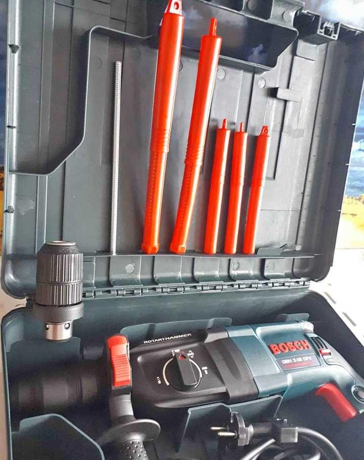 BOSCH Rotopercutor 1000W cu doua mandrine Sds si Sds+ Percutie Germany