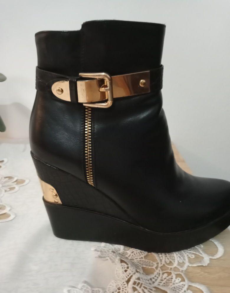 Botine Laura Biagiotti