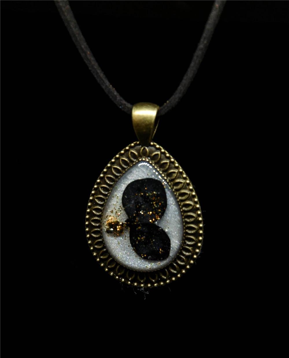 Bratari handmade cu onix, argint sau rasina si diverse accesorii personalizate