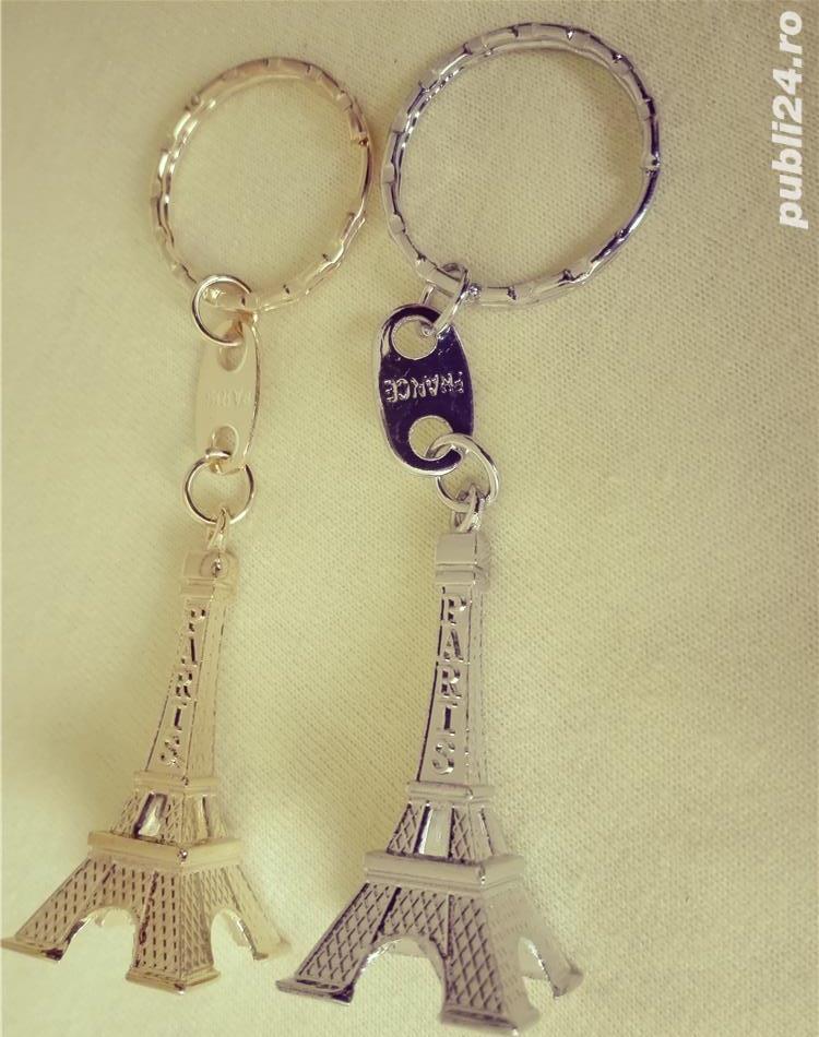 Brelocuri turnul Eiffel culori gold/silver
