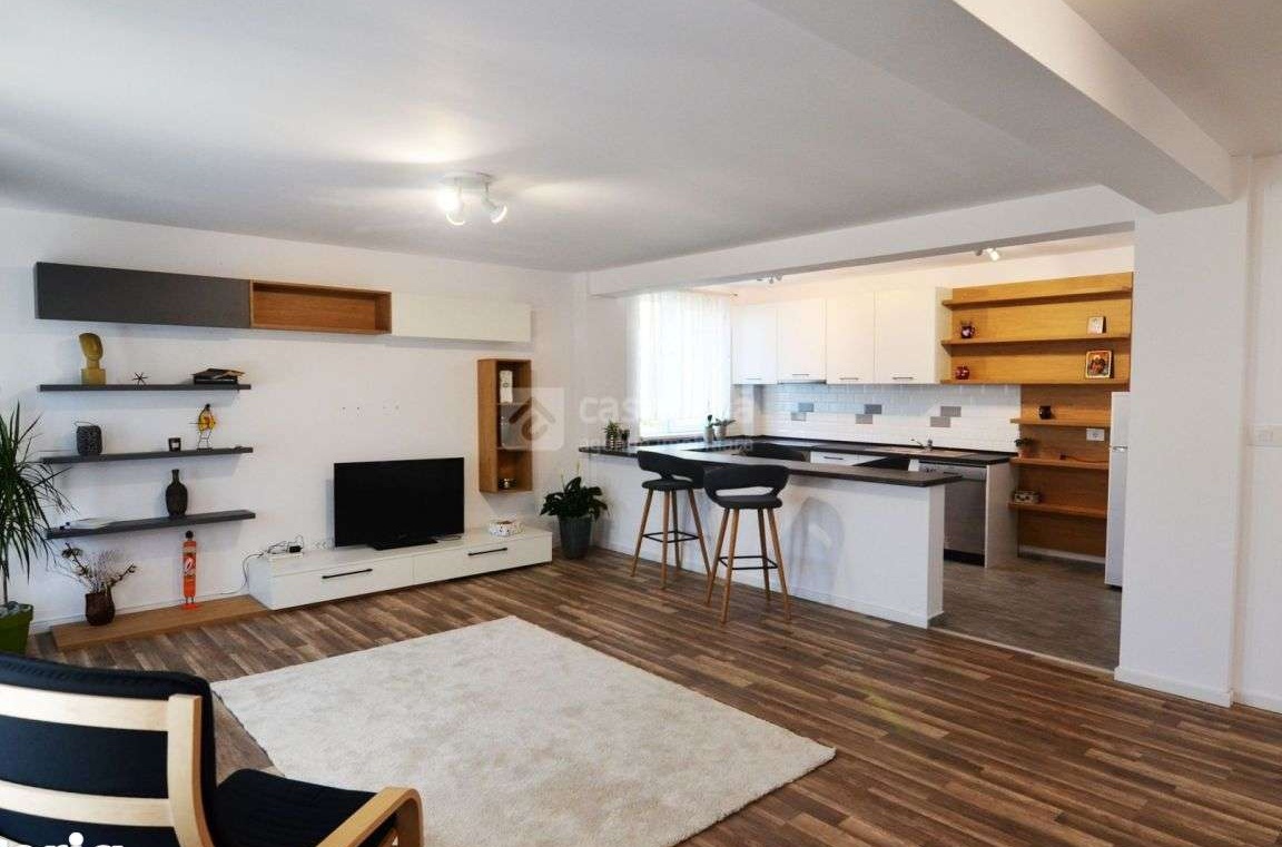 Bucium - casa eleganta cu 3 camere, P+E
