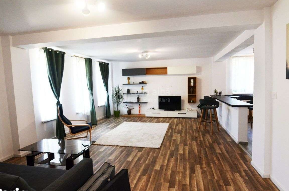 Bucium - casa eleganta cu 3 camere, P+E