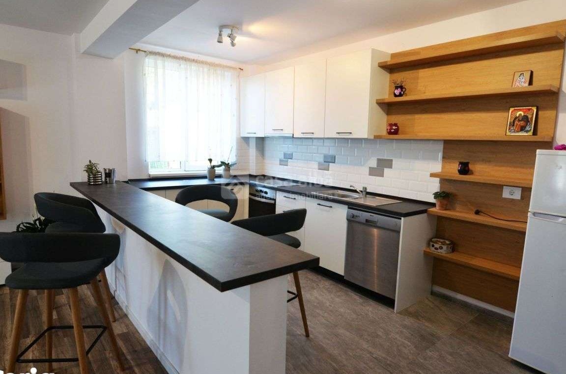 Bucium - casa eleganta cu 3 camere, P+E