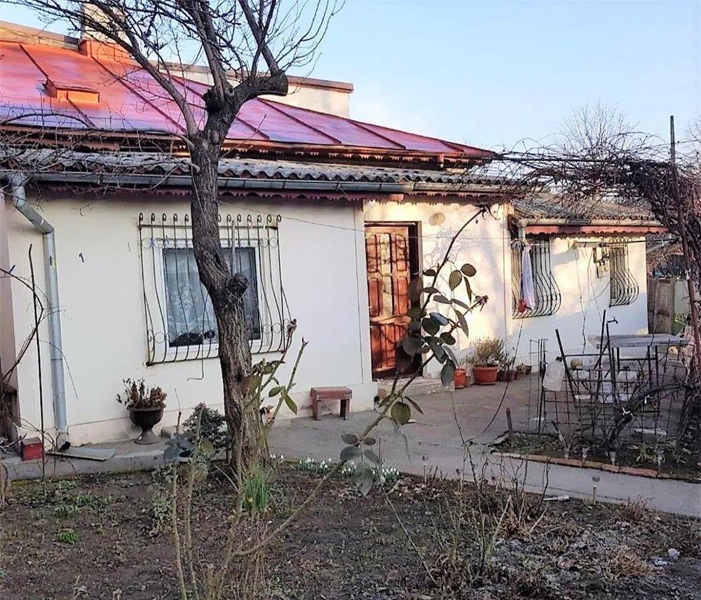 Bucurestii Noi Teatrul Masca casa cu 3 camere locuibila