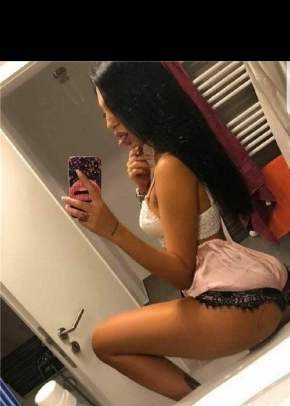 Bună mă numesc. Anastasia și am 22