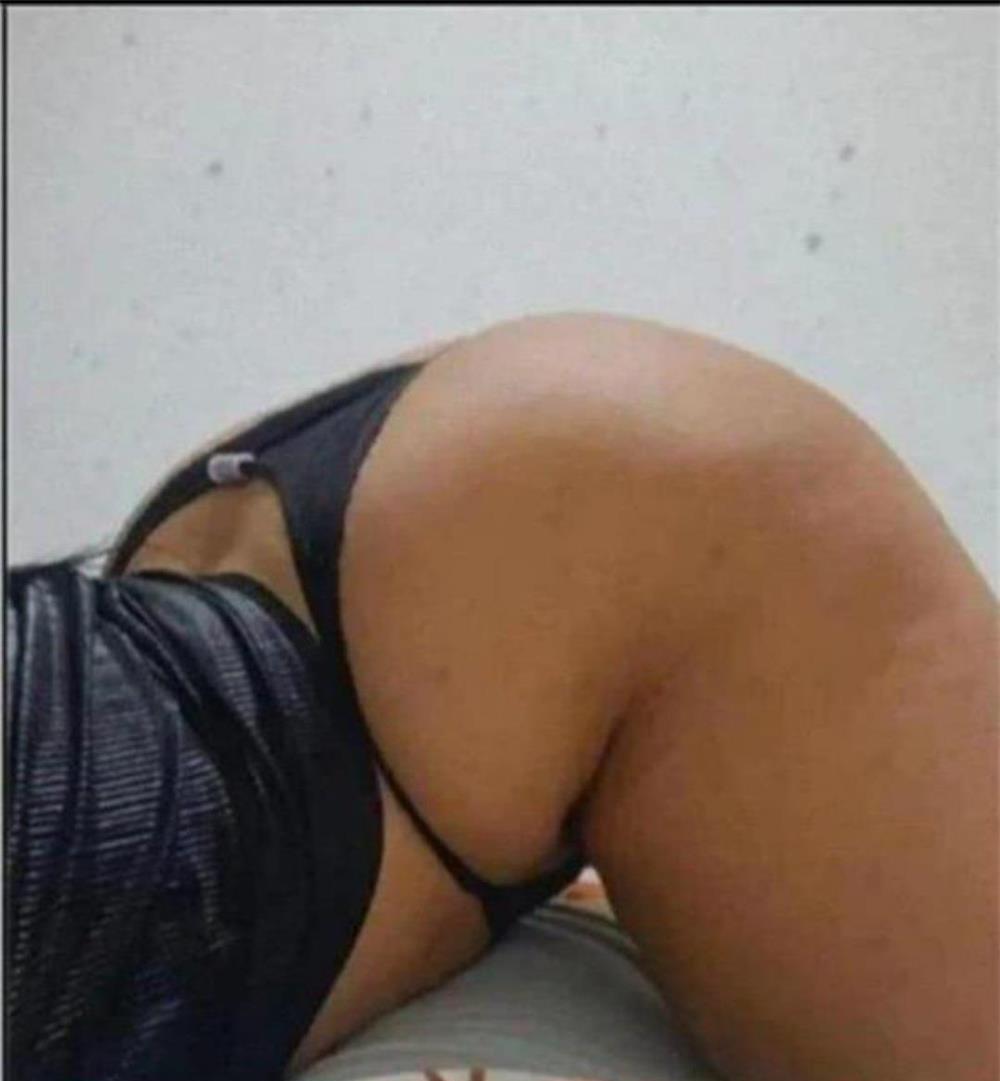 Bună noua la tine în oraș Evelina Am 19 ani fac și deplasări caut colegă