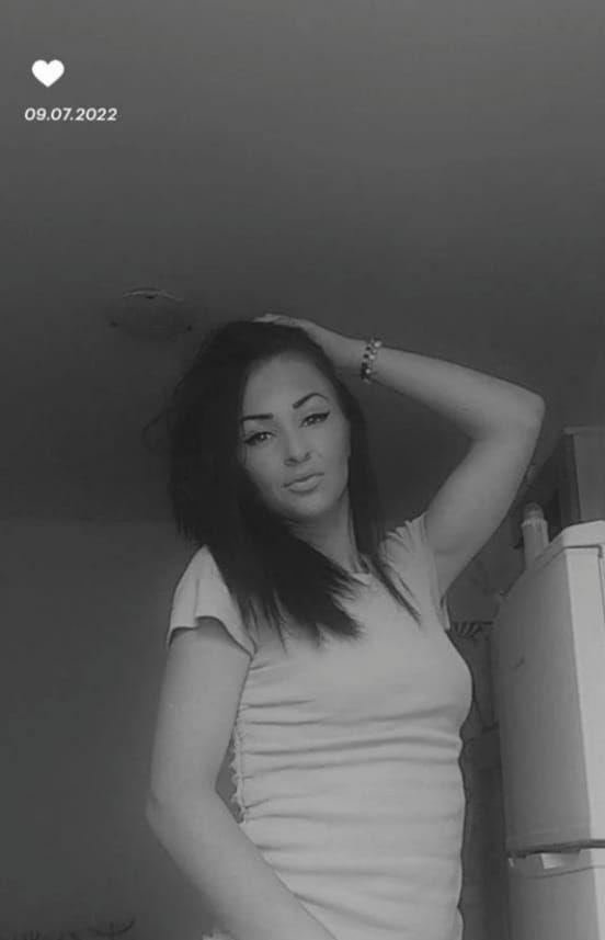Buna sunt Andreea