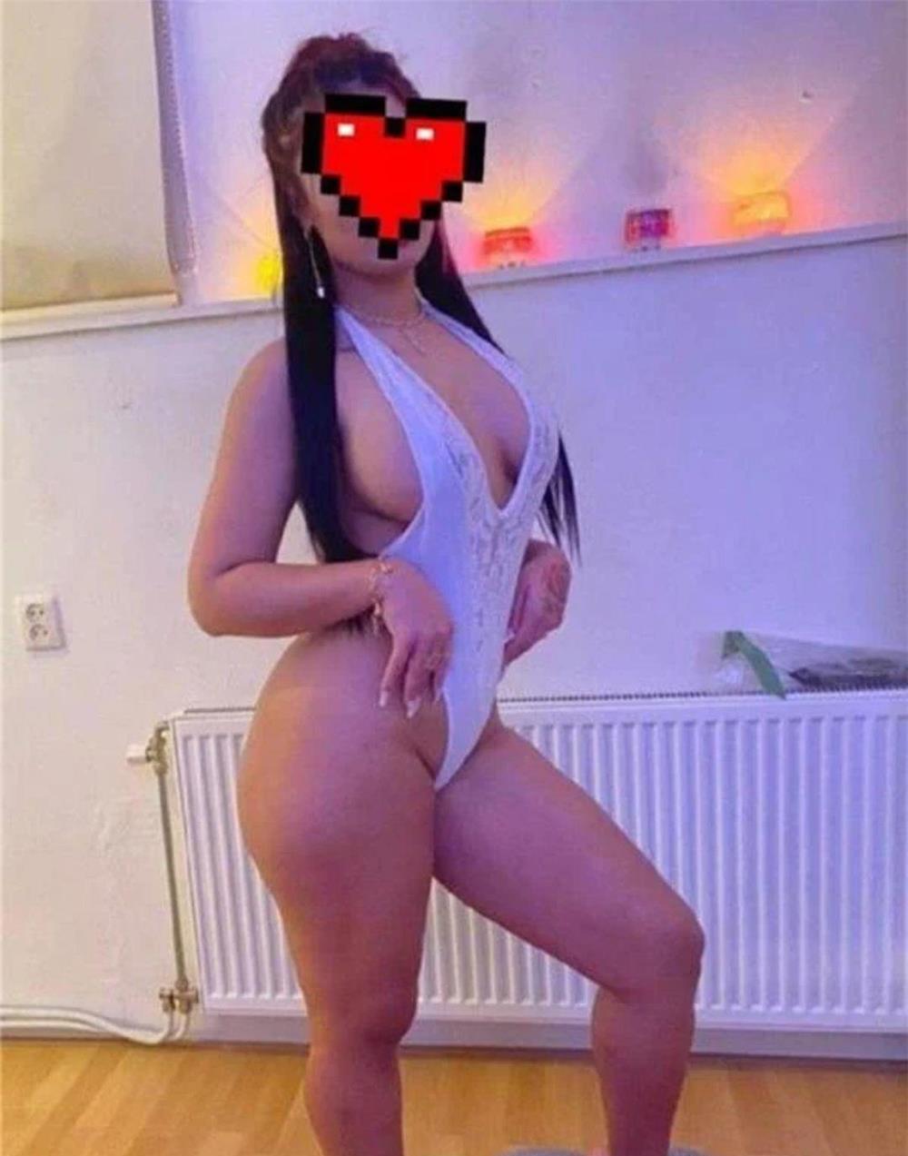 Bună sunt Ioana, te aștept langa mine