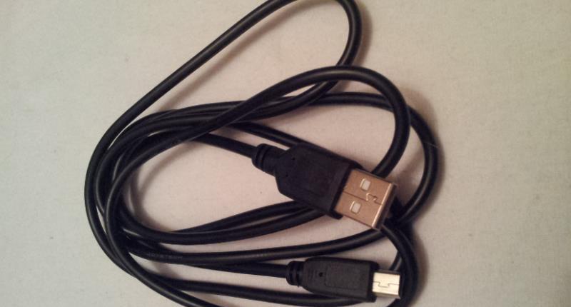 Cablu HDMI, VGA, USB, IDE, alimentare 220V, retea (cabluri diverse)