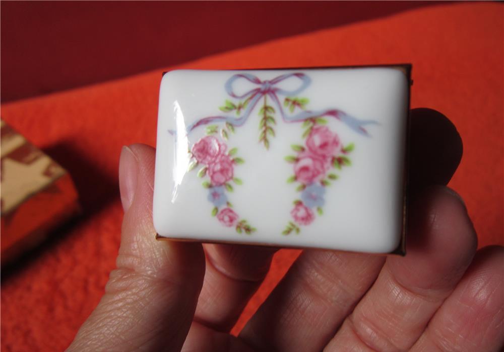 cadou inedit -vintage Pocket Box Sewing kit -cutie kit calatorie de colectie