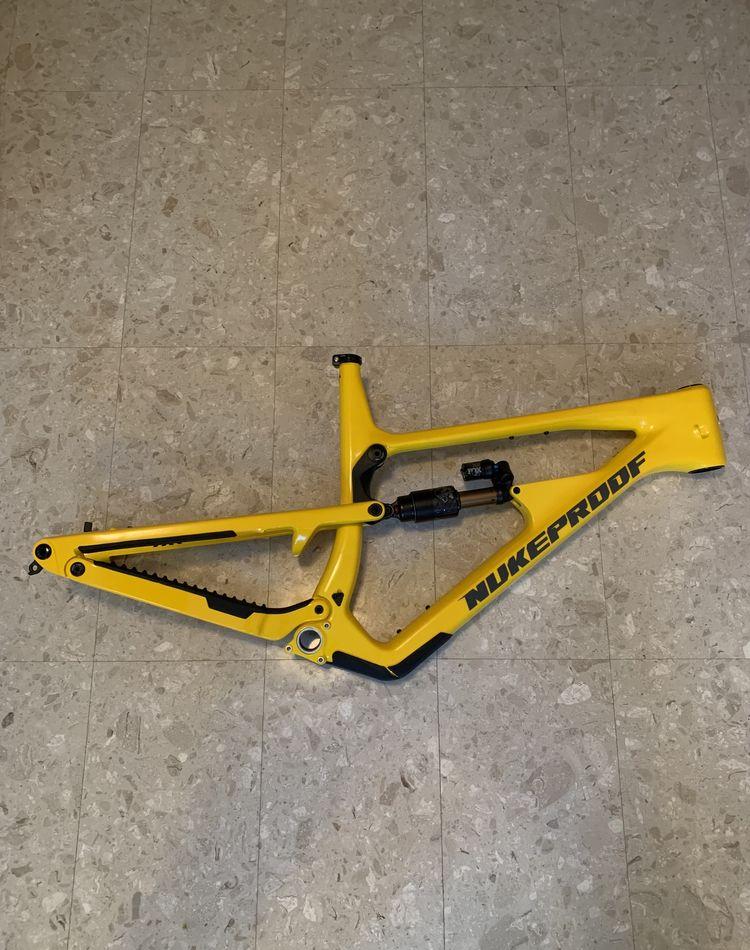 Cadru Nukeproof Mega Carbon 275 2022 + Fox X2 Kashima