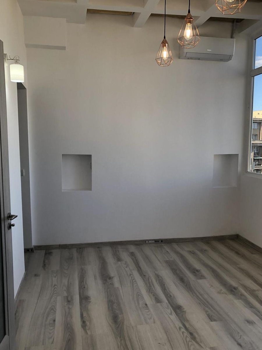 Calea Victoriei, apartament 2 camere, decomandat, 47 mp, et.7, 99.000 euro