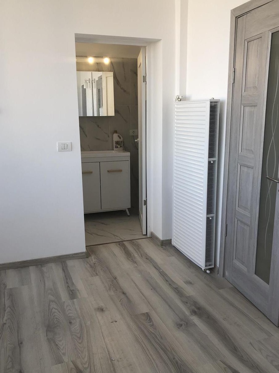 Calea Victoriei, apartament 2 camere, decomandat, 47 mp, et.7, 99.000 euro