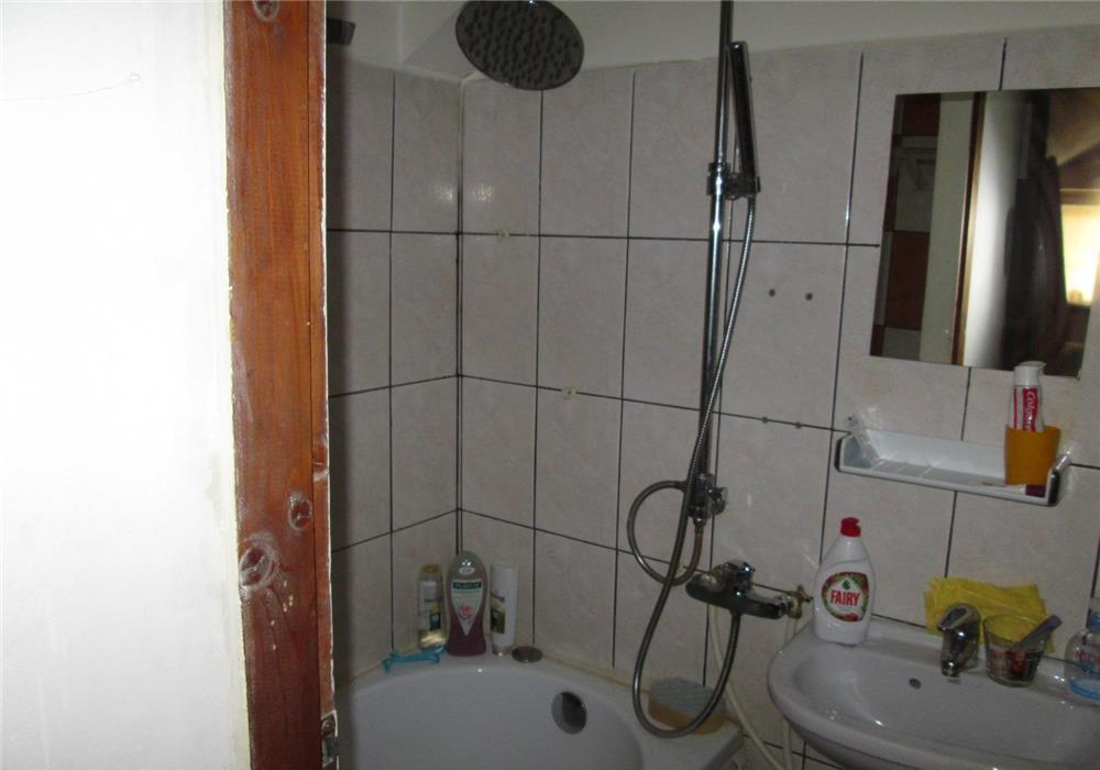 Camera cu baie la casa