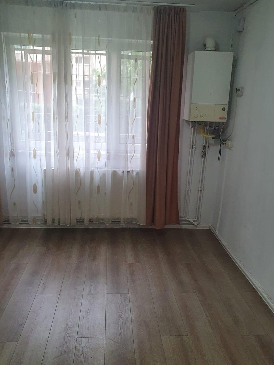 Camera de camin cu baie si bucatarie