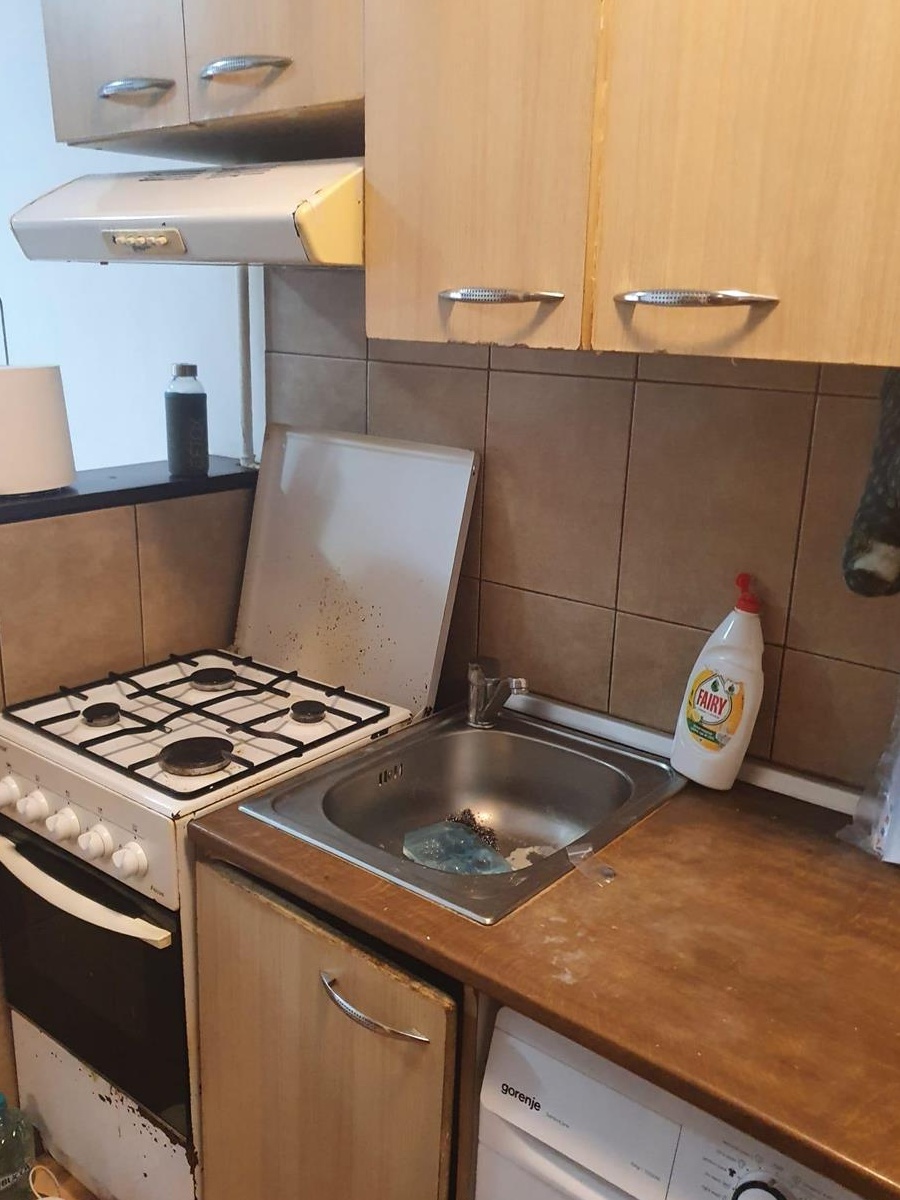 Camera de camin cu baie si bucatarie