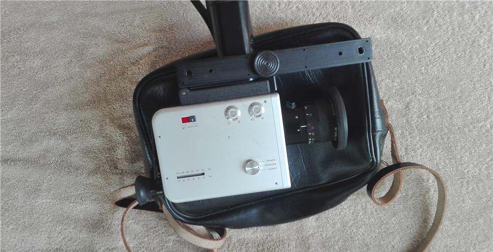 Camera de filmat veche functionala