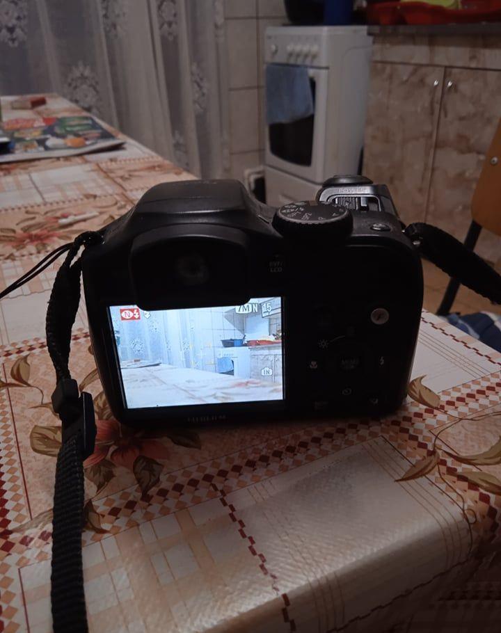 Camera digitala SLR FujiFilm Finepix S5700 card 4Gb
