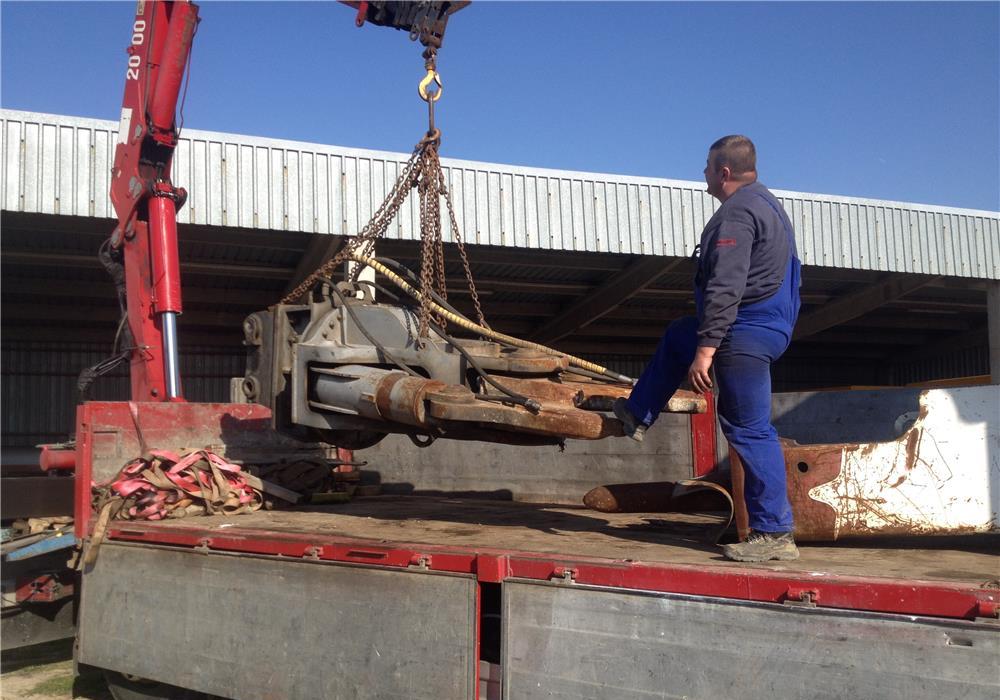 camion cu macara de inchiriat  1-15 tone